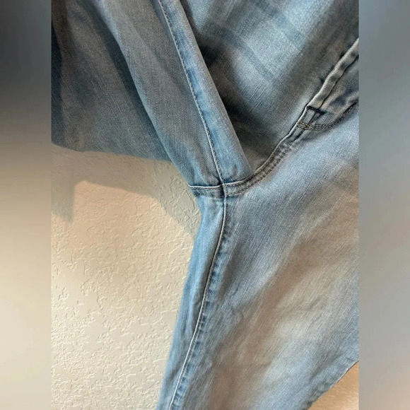 Kensie Embroidered Lightwash Jeans - Picture 4 of 10